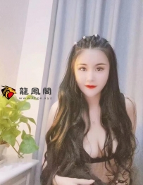 能倒立的肉感小妹
