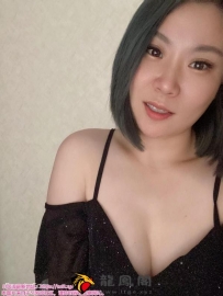 高高瘦瘦的美女